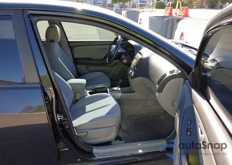 2008 Hyundai Elantra Gls/Se z USA, uszkodzony, nr VIN KMHDU46DX8U315329